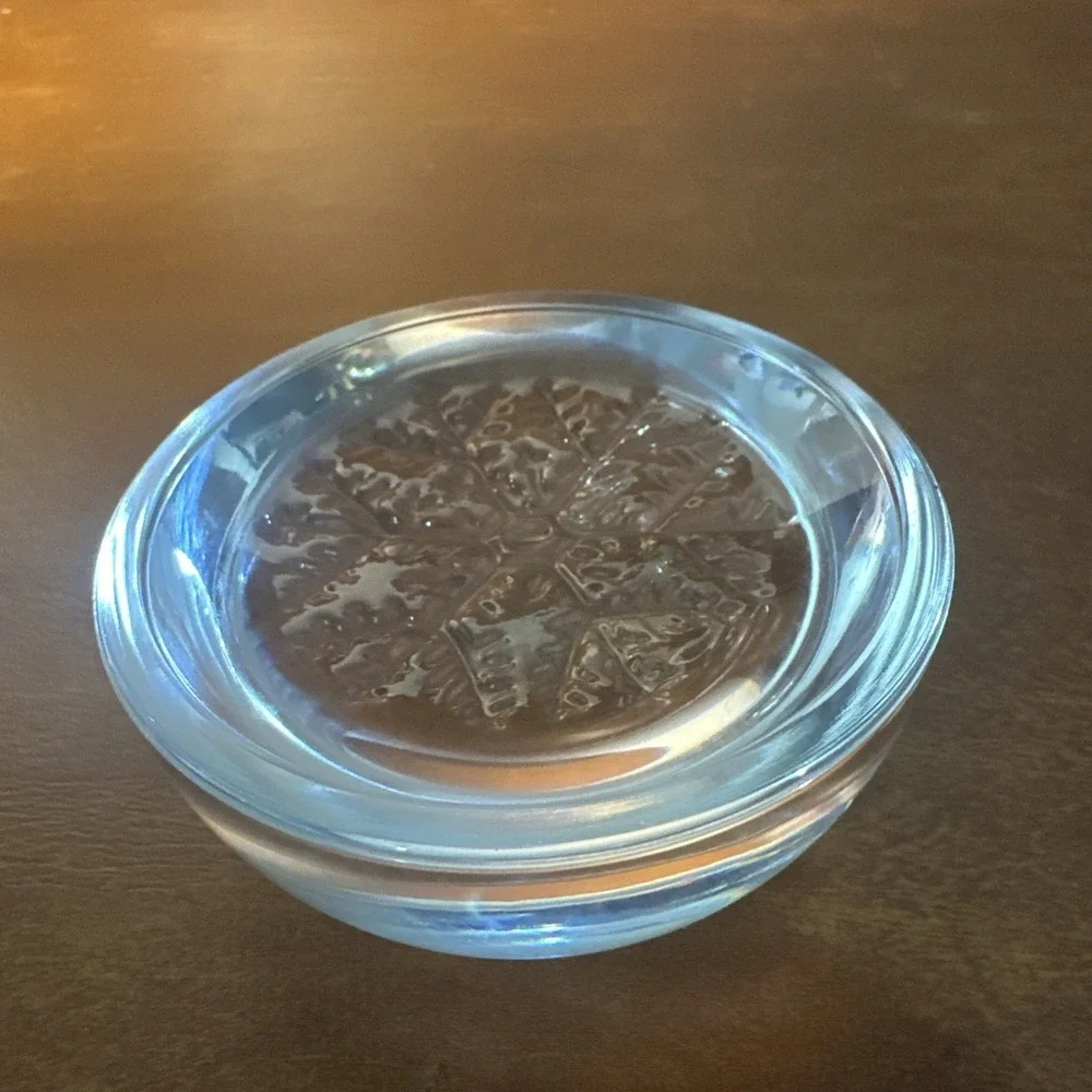 LEAD CRYSTAL DOME SNOWFLAKE PAPERWEIGHT GARANTI CRISTAL 3 1/2